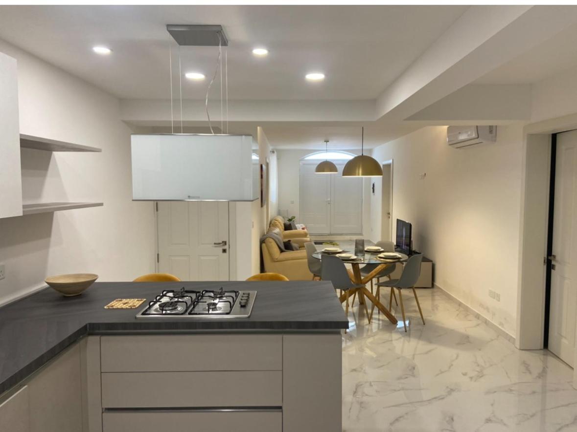 Theatre Appartement Mellieħa Buitenkant foto